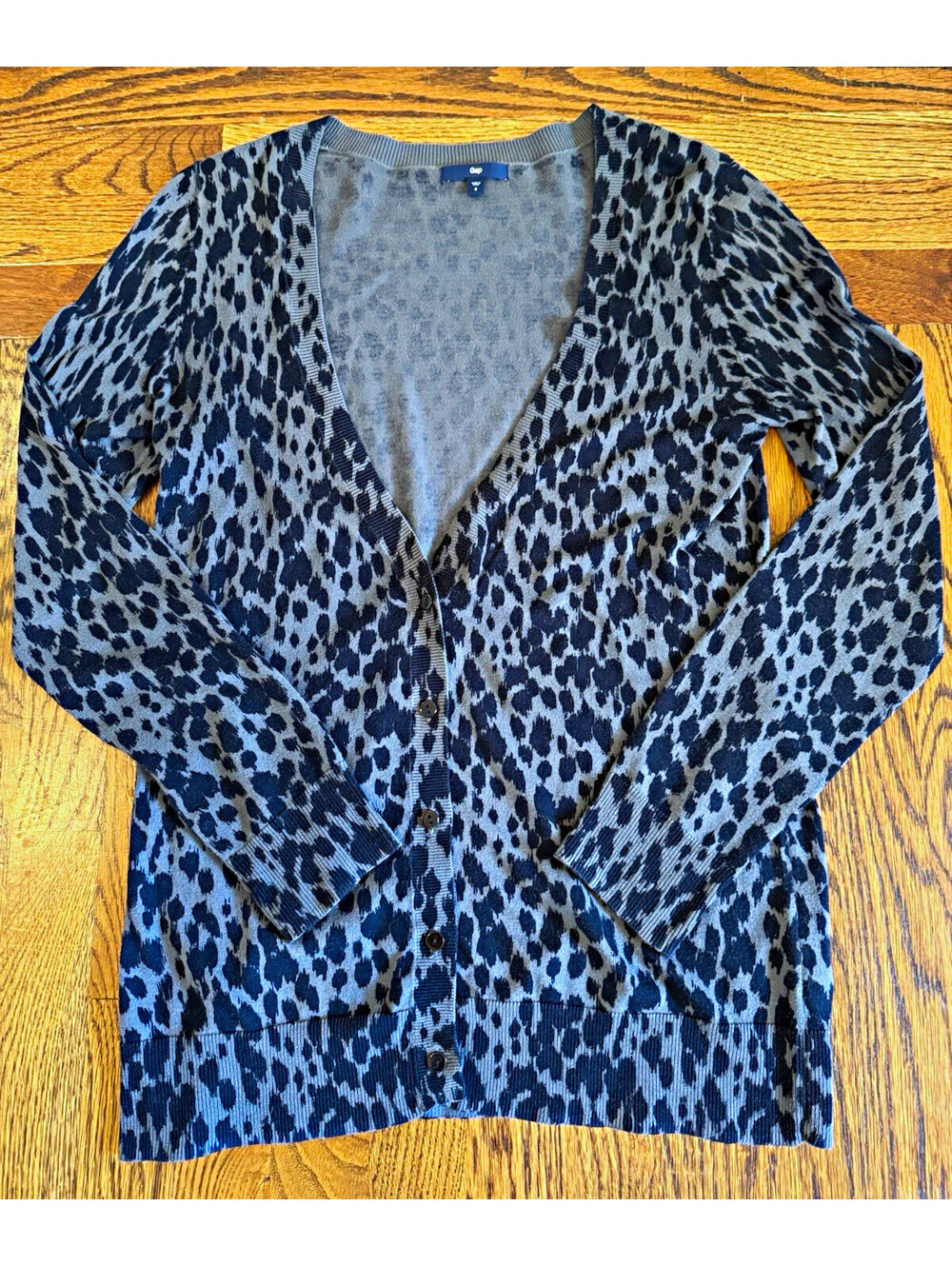 Gap Womens Gray/Black Animal Print Knit V-Neck Button Front Cardigan Sweater S
